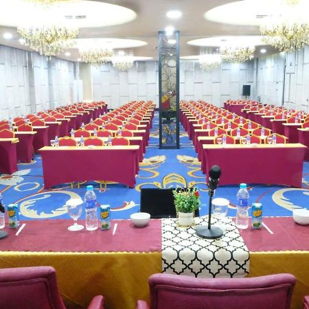סרפונג Sapphire Sky Hotel & Conference מראה חיצוני תמונה