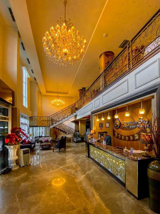 סרפונג Sapphire Sky Hotel & Conference מראה חיצוני תמונה