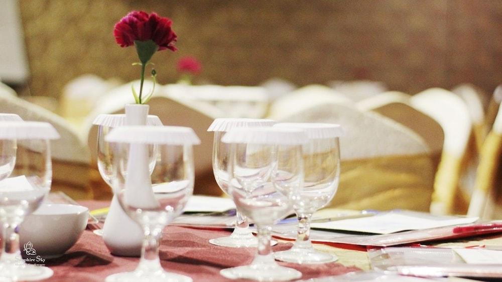 סרפונג Sapphire Sky Hotel & Conference מראה חיצוני תמונה