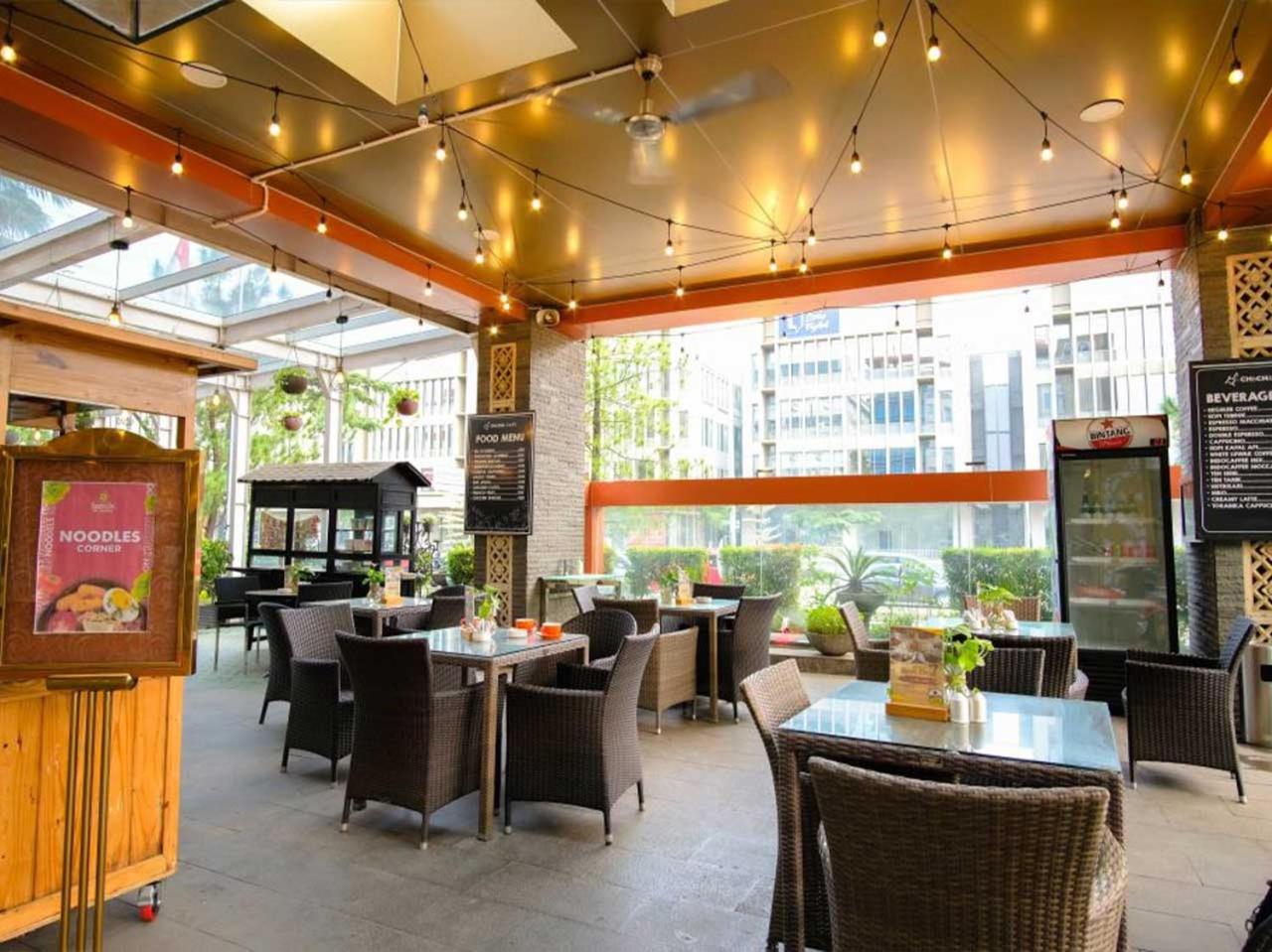 סרפונג Sapphire Sky Hotel & Conference מראה חיצוני תמונה