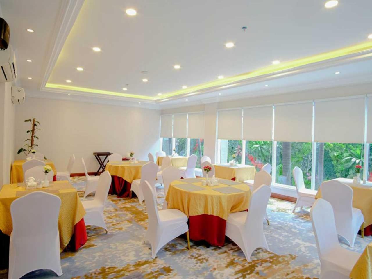 סרפונג Sapphire Sky Hotel & Conference מראה חיצוני תמונה