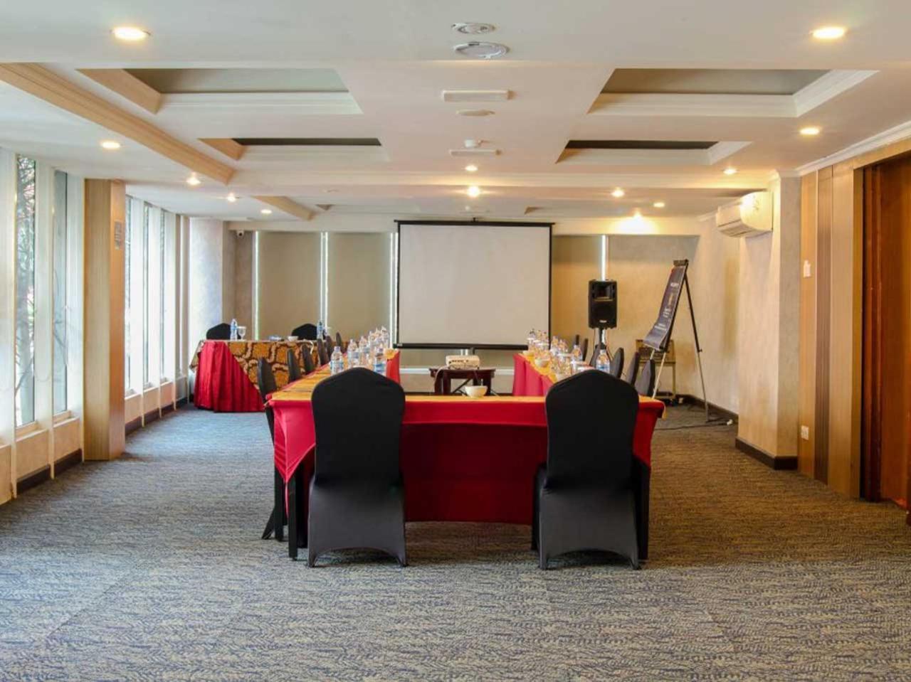 סרפונג Sapphire Sky Hotel & Conference מראה חיצוני תמונה