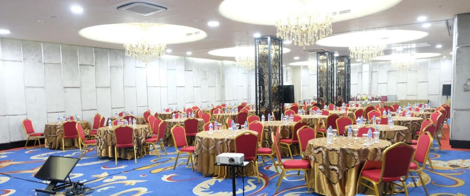 סרפונג Sapphire Sky Hotel & Conference מראה חיצוני תמונה