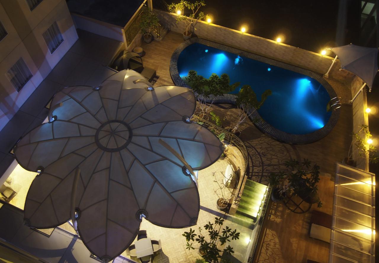 סרפונג Sapphire Sky Hotel & Conference מראה חיצוני תמונה