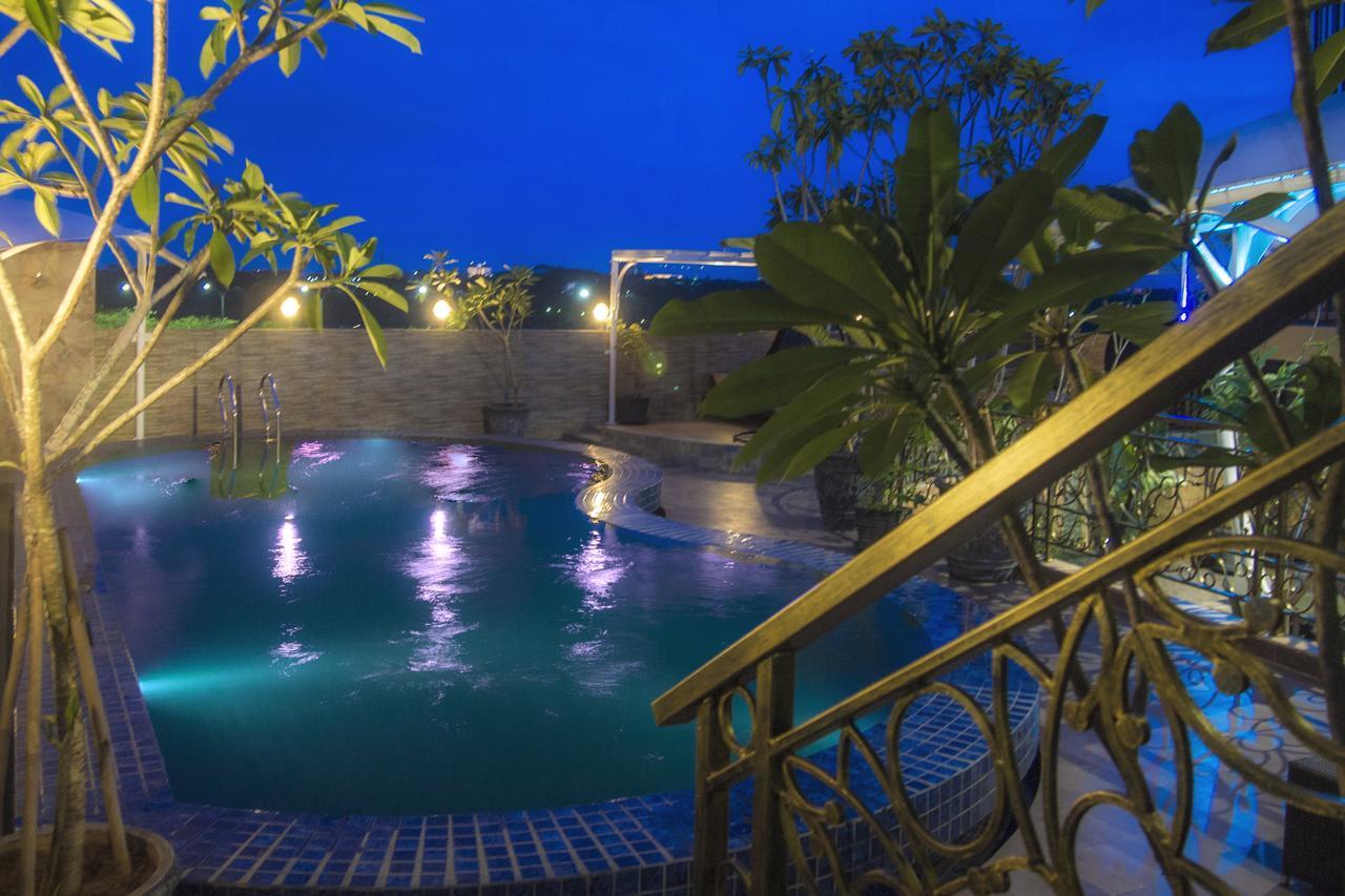 סרפונג Sapphire Sky Hotel & Conference מראה חיצוני תמונה