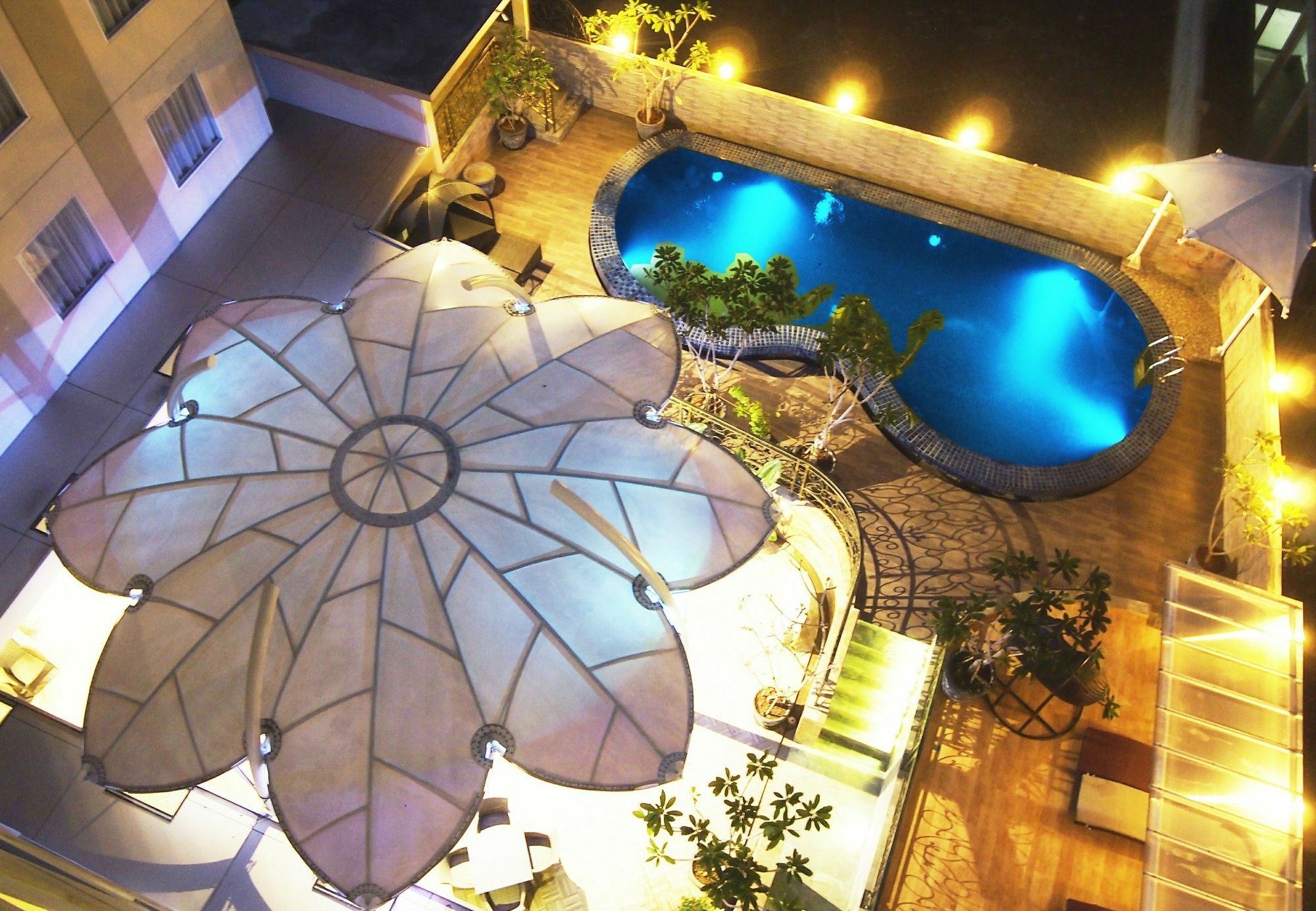 סרפונג Sapphire Sky Hotel & Conference מראה חיצוני תמונה